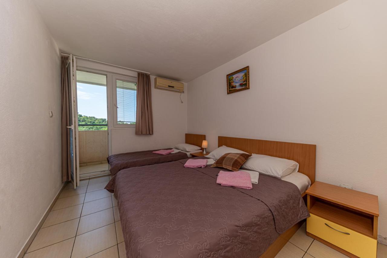 Apartment Knezevic Petrovac エクステリア 写真