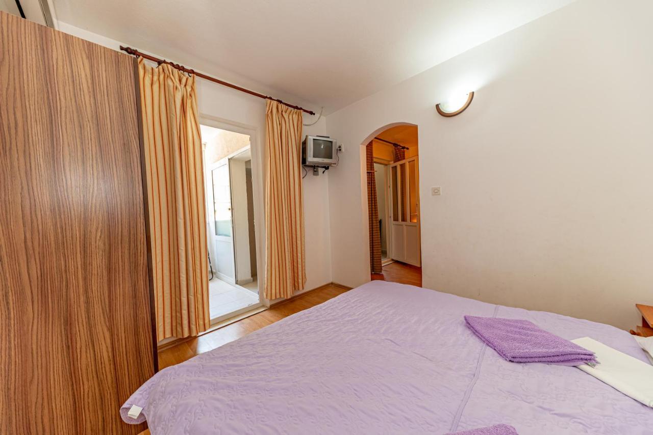Apartment Knezevic Petrovac エクステリア 写真