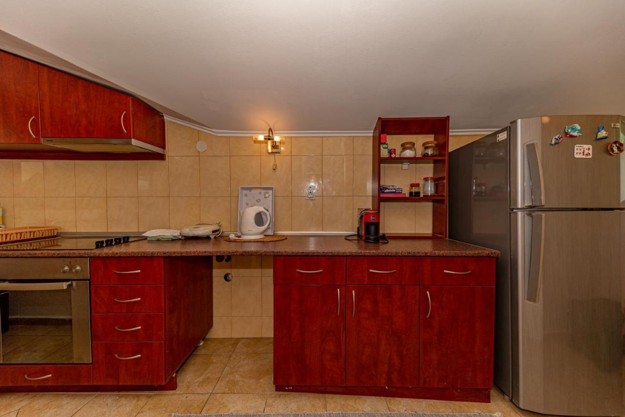 Apartment Knezevic Petrovac エクステリア 写真