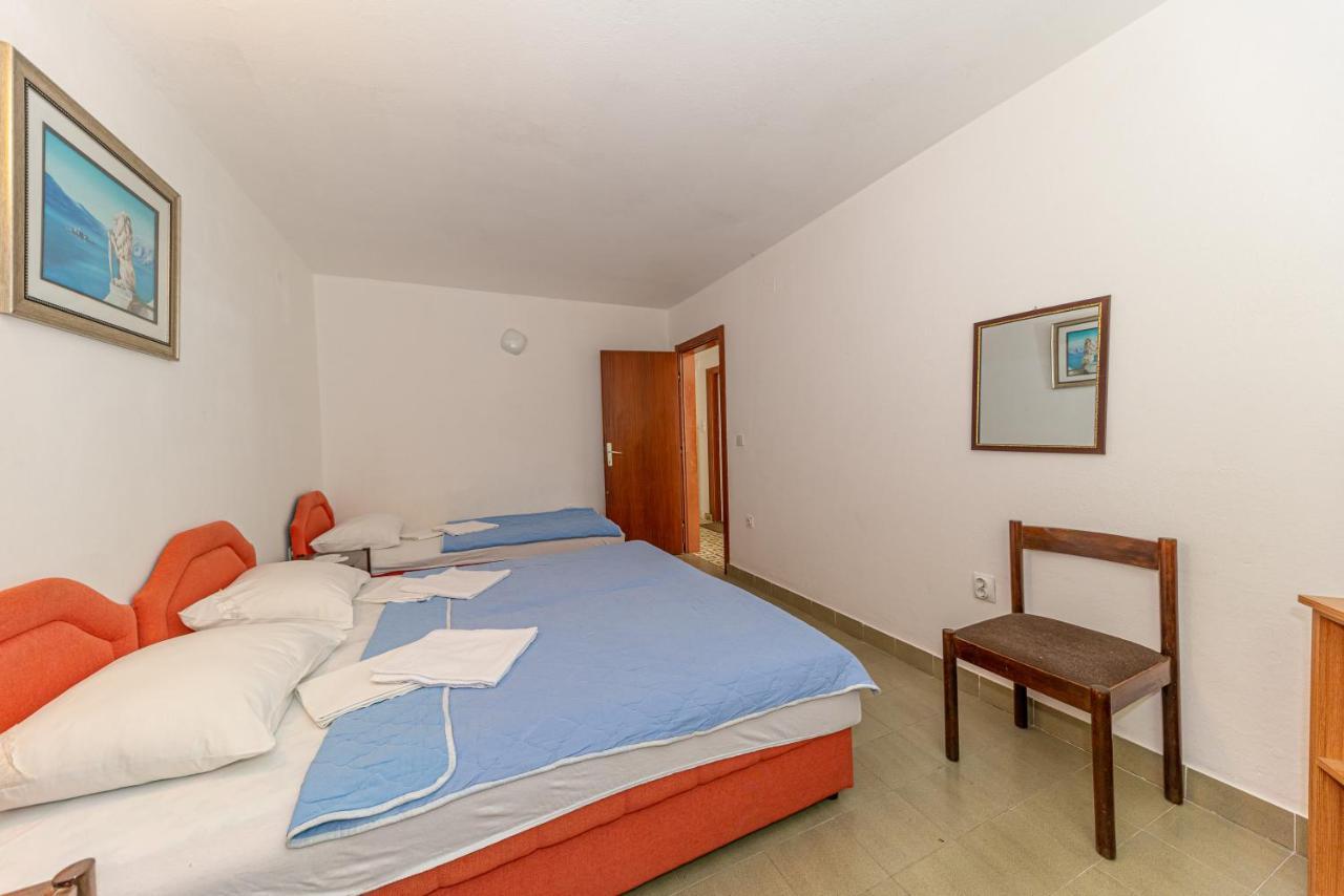 Apartment Knezevic Petrovac エクステリア 写真