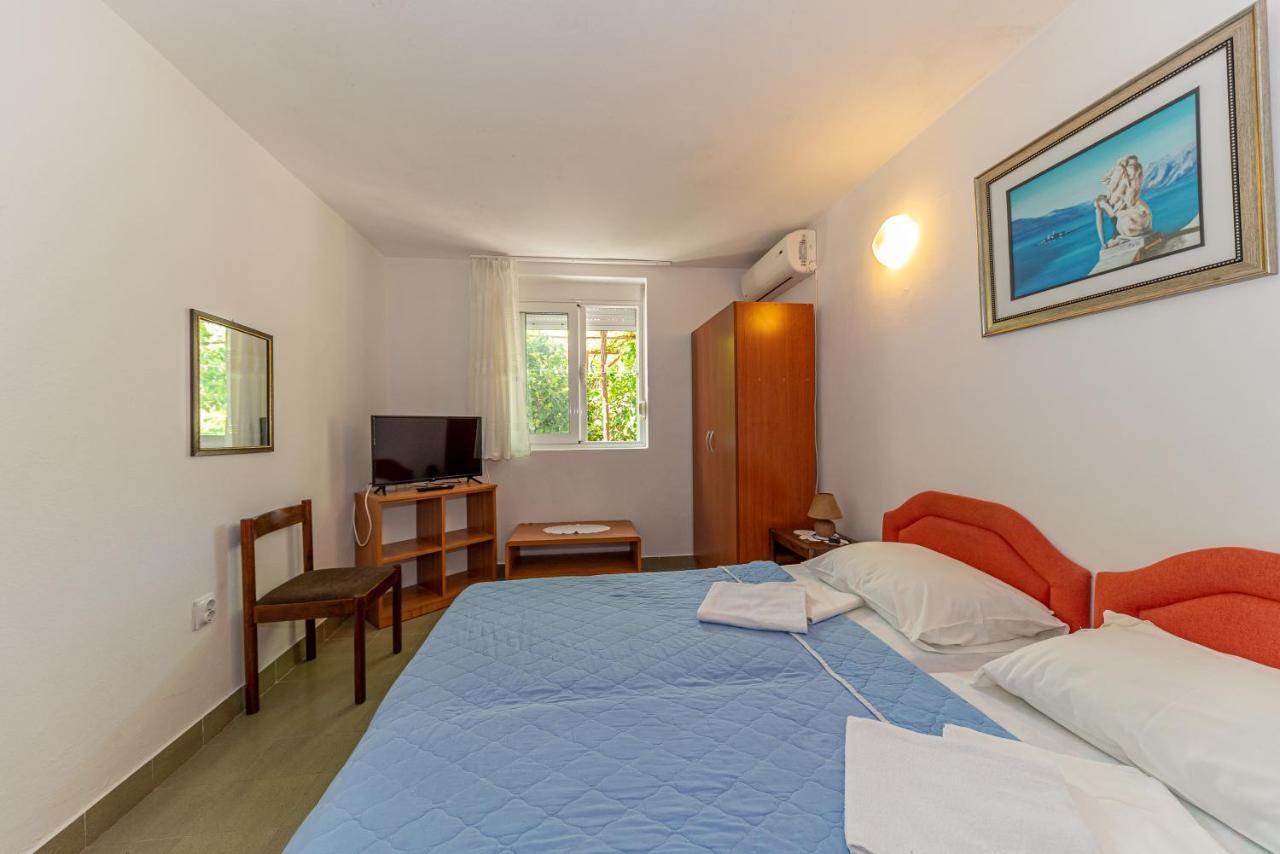 Apartment Knezevic Petrovac エクステリア 写真