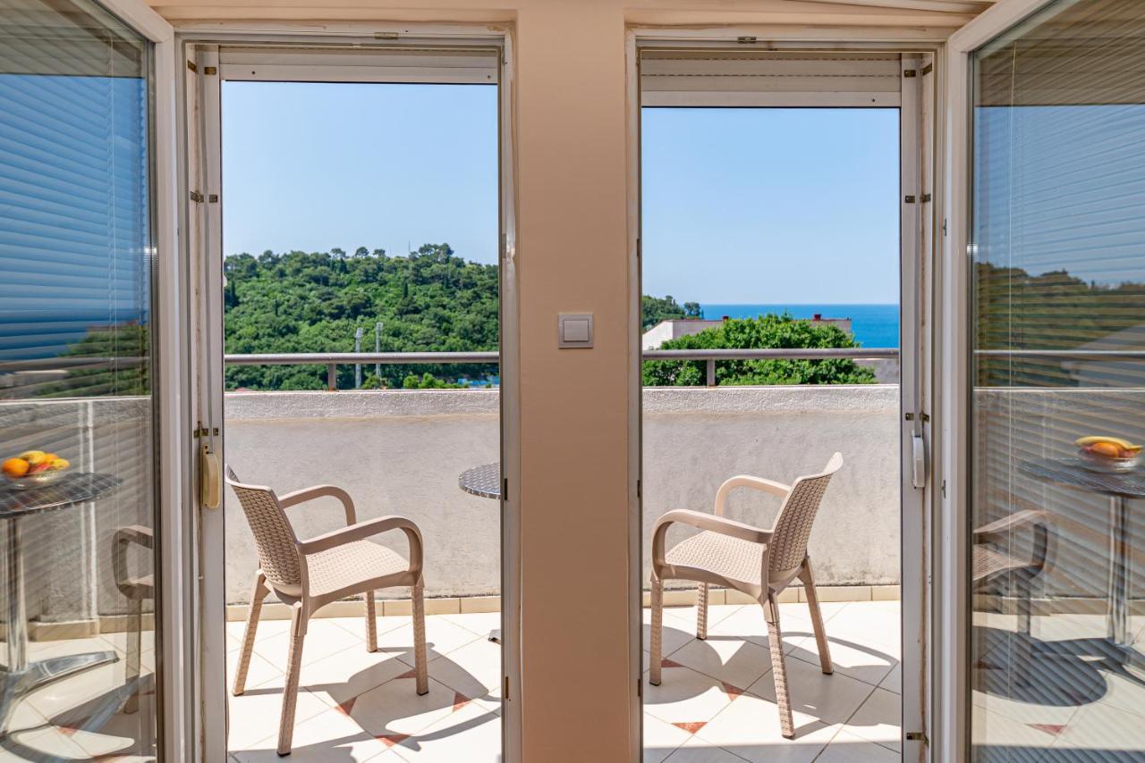 Apartment Knezevic Petrovac エクステリア 写真
