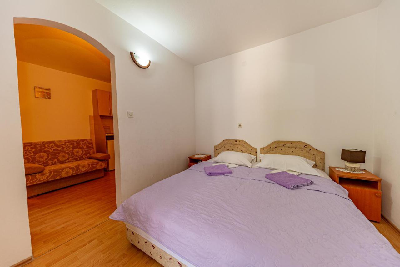 Apartment Knezevic Petrovac エクステリア 写真